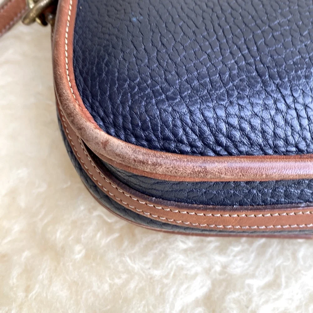 Vintage Dooney and Bourke bag - Picture 4 of 9